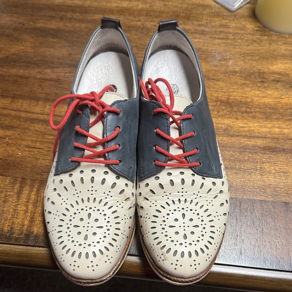 Remonte Black and Cream Flats with Red Laces